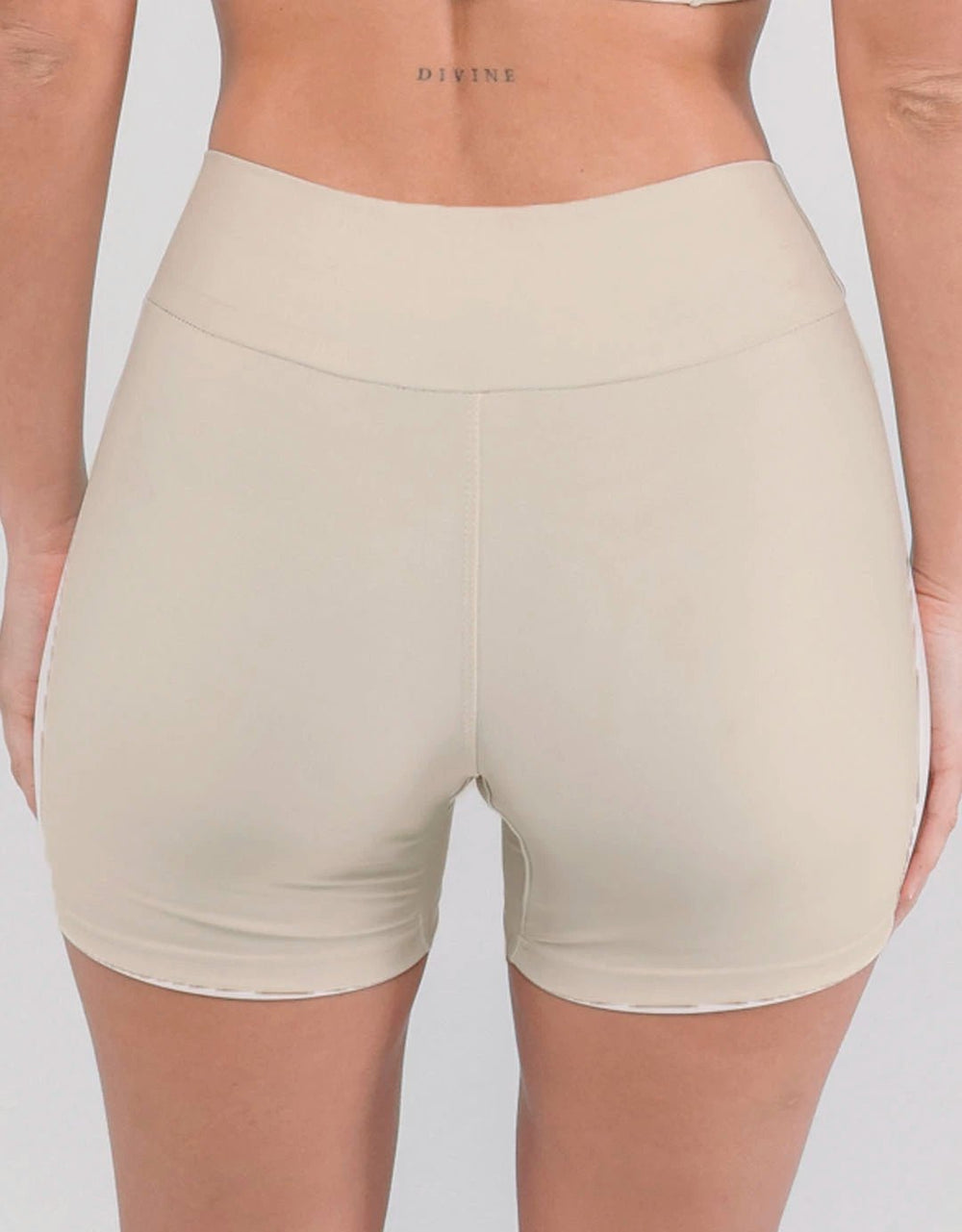 Short Fitness Feminino Off White - Legbox